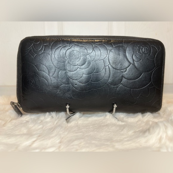 ❤️SOLD❤️TRR CHANEL CAMELLIA LAMBSKIN CC LOGO EMBOSSED ZIP LEATHER LONG WALLET - Picture 4 of 16